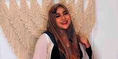 Punya Dagu Lancip Sederet Artis Cantik Ini Dituding Lakukan Oplas