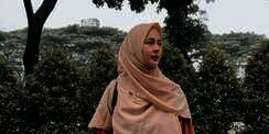 Unggah Foto Berhijab, Paula Verhoeven Banjir Pujian dan Doa 