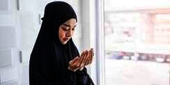 6 Cara Agar Sholat Khusyu, Salah Satunya dengan Memahami Makna Bacaannya