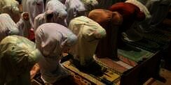 7 Ketentuan dan Cara Sholat Gerhana Bulan, Setiap Rakaat Terdapat 2 Kali Berdiri Serta Ruku