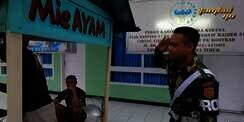 'Kolonel' Penjual Mie Ayam, Anggota TNI Auto Hormat