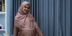 5 Potret Jihan Salsabila Istri Ustaz Syam Hamil Anak Pertama, Pesonanya Bikin Takjub!