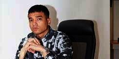 Lagi Kasmaran! Komentar Rebecca Klopper Lihat Fadly Pakai Jas Bermotif Bunga Bikin Riuh