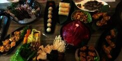Terjebak Restoran Kena Karantina, Wanita Ini Dapat Berkah Makan Gratis Hotpot Selama 3 Hari