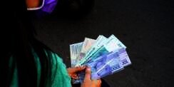 Benarkah Tukar Uang Pecahan untuk Lebaran, Dosanya Lebih Besar dari Berzina?