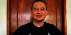 8 Potret Rumah Cak Lontong yang Jauh dari Kesan Mewah, Punya Banyak Koleksi Sepeda Mewah!