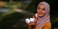 5 Trik Menyamarkan Jerawat Agar Makeup Terlihat Flawless