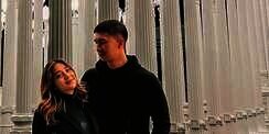 Penampilan Sederhana Nikita Willy dan Indra Priawan Saat Foto Keluarga Tuai Pujian
