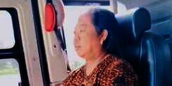 Jadi Sopir Bus PO Haryanto, Penampilan Emak-Emak Ini Curi Perhatian Warganet: Hanya Berdaster