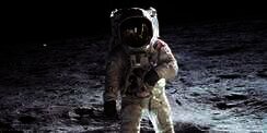 Begini Cara Astronot Makan dan Minum di Luar Angkasa, Ada `Lem` Super Lengket
