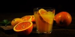 8 Manfaat Jeruk Peras untuk Kesehatan yang Nikmat Disajikan Sebagai Minuman Harian