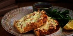 Cara Mudah Bikin Roti Tuna Melt ala Resto, Bikin Nagih!