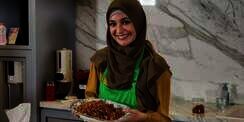 Shireen Sungkar Biasakan Anak Cek Kehalalan Makanan