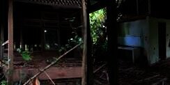 10 Potret Rumah Singgah Ahmad Dhani yang Terbengkalai 5 Tahun, Bak &lsquo;Ditelan&rsquo; Pepohonan, Serem Abis!