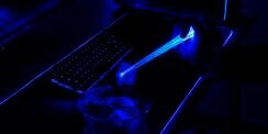 Ada Sumpit Glowing untuk Gamer, Biar Makan Lebih Nyaman