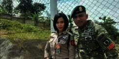 Potret Mode Kerja VS Mode Main, Pasangan Prajurit TNI dan Satpam Cantik Ini Bikin Pangling!
