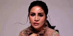 Gaya Momo Eks Geisha Pakai Branded Items From Head To Toe, Kaus Kakinya Saja Jutaan Rupiah