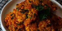 Bakwan Jagung Pedas Sambal Kacang Bikin Ketagihan