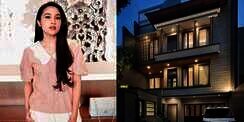 Adu Mewah 5 Rumah Artis yang Punya 4 Lantai, Milik Zaskia Sungkar Paling Megah Bak Menara
