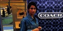 Denim Selalu Jadi Andalan Aghniny Haque