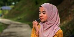 Cegah Lipstik Luntur dengan Menggunakan Satu Produk