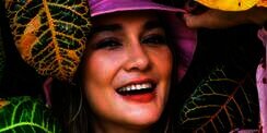 Gaya Luna Maya Tampil Serba Pink di Paris, Tenteng Tas Gemas Ratusan Juta