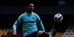 Cara 11 Pemain Bola Top Dunia Belanjakan Harta, Bangun Kampung hingga Gelimang Barang Mewah