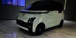 Membedah Wuling Air EV, Mobil Listrik yang Bisa Dicharge dari Colokan Rumah