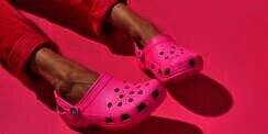 Tuding Jiplak Model Sandal dan Dijual Murah, Crocs Gugat Daiso