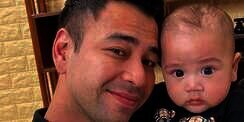 Main Kuda-kudaan Bareng Rafathar, Reaksi Rayyanza Bikin Salfok