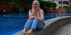 5 Potret Hijab Kesha Ratuliu, Mama Muda Stylish & Kece