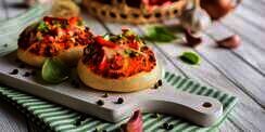 Resep Pizza Mini Praktis untuk Bekal Anak