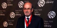 Kabar Terkini Kondisi Salman Rushdie, Penghina Nabi SAW, yang Ditikam 15 Kali 