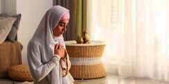 Jangan Abai! Ini Doa Menambah Rezeki Orangtua dalam Al-Quran yang Wajib Dibaca