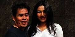 Beda Usia 28 Tahun, Ini 5 Potret Bopak Castello dan Istri Tampak Mesra