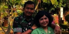 Potret Joy Tobing Kenakan Baju Persit, Cantik Banget!