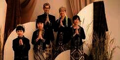 Mudik ke Indonesia, Kimbab Family Bikin Foto Adat Sunda