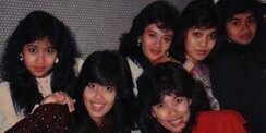 Salah Satu dari 6 Gadis di Foto Ini Ibu dari Artis Terkenal, Wajah dan Model Rambut Mirip Sang Putri, Tebak Siapa?