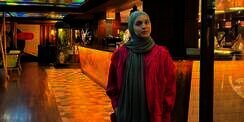 Gaya Busana Nycta Gina Saat Family Dinner di Bali, Cantik Pakai Blouse Oversize
