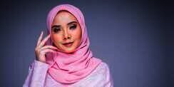 Begini Cara Lipat Hijab Segiempat Agar Tetap Tegak dan Tidak Lecek