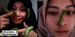 Potret Emak-emak Asyik Bermain Ulat Hingga Berani Taruh di Wajah. Aksinya Bikin Merinding!