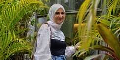 Gaya Busana Bumil Stylish ala Mira Agile