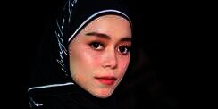 Tutorial Hijab ala Lesti Kejora, Simpel nan Anggun
