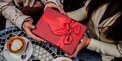 Buat Sahabat Makin Terkesan, 7 Rekomendasi Hadiah Ulang Tahun Ini Cocok sebagai Pilihan