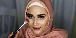 Buat Pipi Lebih Tirus Secara Natural dengan Pemakaian Blush yang Tepat