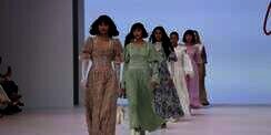 3 Koleksi Musim Semi di Runway JFW 2023