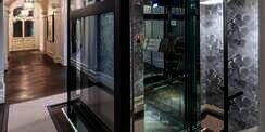 Megahnya Desain Rumah yang Dilengkapi dengan Lift Kaca