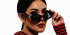 Gaya Simpel Nindy Ayunda Selempangi Tas Polosan yang Tak Sepolos Harganya