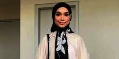 Kembali Tren, Style Kerudung Segi Empat ala 90-an