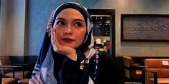 Trik Mudah Styling Pashmina Katun untuk Tampilan Lebih Rapi